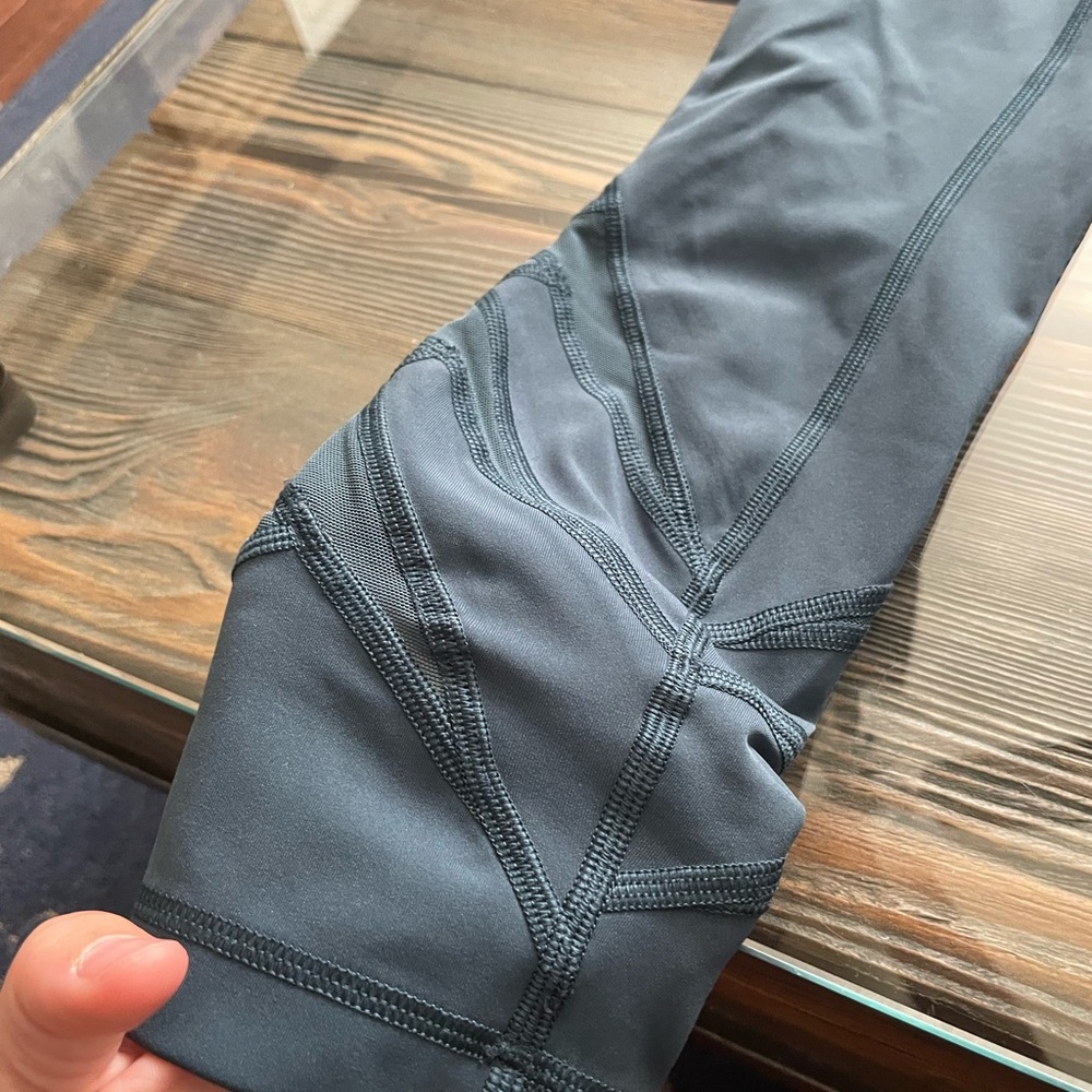 Lululemon Motionful 7/8 Tight in Submarine - Picture 9 of 10